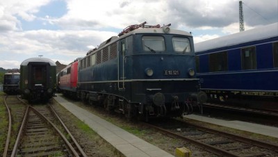 E 10 121