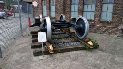 Boggie foran museet