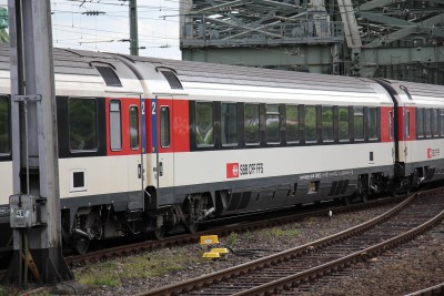 3 CH-SBB 61 85 20-90 215-5 Bpm 2015-05-07 Köln IMG_1516.JPG
