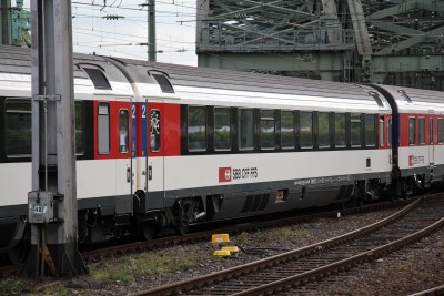 9 CH-SBB 61 85 20-90 235-3 Bpm 2015-05-07 Köln IMG_1522.JPG