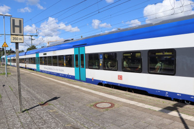 5 D-DB 55 80 22-75 116-7 Bpmdza 2020-07-20 Itzehoe IMG_1742.JPG