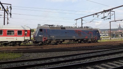 DK-DSB Ea 3022 ser efterhånden ikke så godt ud, når folien er ved at skalle af