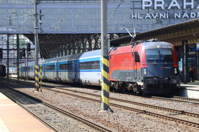 1 A-ÔBB 1216 239-4 2022-07-17 Prag Hbf IMG_6776.JPG