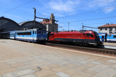 2 A-ÔBB 1216 239-4 2022-07-17 Prag Hbf IMG_6779.JPG