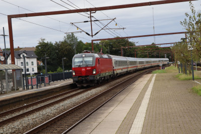 17 DSB EB 3227 2024-08-07 Kd som EC 91199 Kh-Ham IMG_5962.JPG