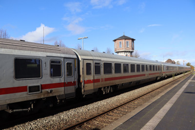5 D-DB 61 80 21-90 910-5 Bvmmz 2025-10-27 Niebüll IMG_0812.JPG