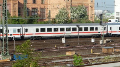 3 D-DB 61 80 20-95 472-4 Bpmz 2011-05-05 Hamburg P1180457.JPG