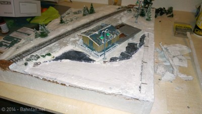 Gipsen er væk. Underlaget er blottet.