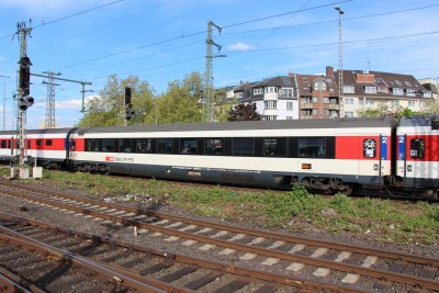 7 CH-SBB 61 85 20-90 327-8 Bpm 2015-05-04 Düsseldorf IMG_0623.JPG