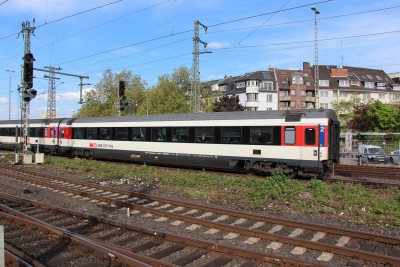 14 CH-SBB 61 85 20-90 215-5 Bpm 2015-05-04 Düsseldorf IMG_0631.JPG