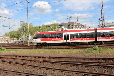 2 D-REGIO 643 738-7 2015-05-07 Düsseldorf IMG_1834.JPG