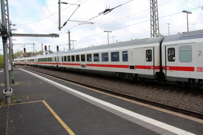 3 D-DB 61 80 84-94 017-9 Bpmbdz 2015-05-07 Düsseldorf IMG_1448.JPG