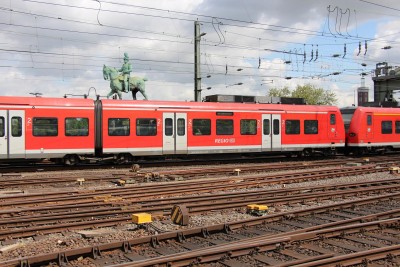 4 D-DB 425 054 2015-05-07 Köln IMG_1644.JPG