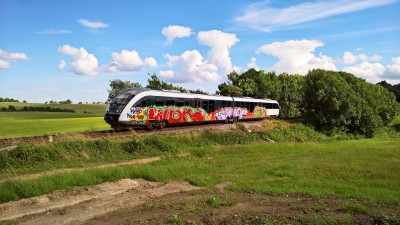4928_grafitti_desiro.jpg